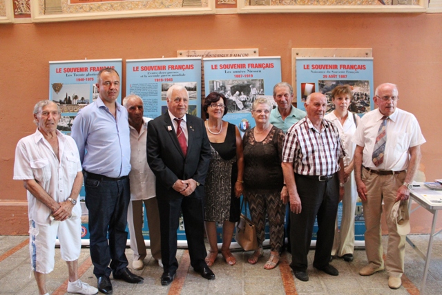 Le Comité Ajaccien du Souvenir Français aux côtés du conseiller municipal Christian Bacci lors de l'inauguration de l'exposition du 23 août 2016 Le Comité Ajaccien du Souvenir Français aux côtés du conseiller municipal Christian Bacci lors de l'inauguration de l'exposition du 23 août 2016