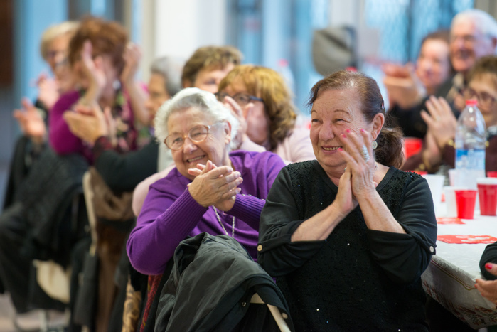 Une centaine de seniors s'est donné rendez-vous au goûter de Noël ce lundi 19 décembre organisé par le CCAS d'Ajaccio (Photos Ville d'Ajaccio). Une centaine de seniors s'est donné rendez-vous au goûter de Noël ce lundi 19 décembre organisé par le CCAS d'Ajaccio (Photos Ville d'Ajaccio).