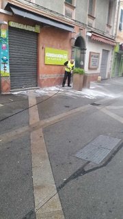 Opération propreté, la rue Fesch fait peau neuve avant Noël Opération propreté, la rue Fesch fait peau neuve avant Noël