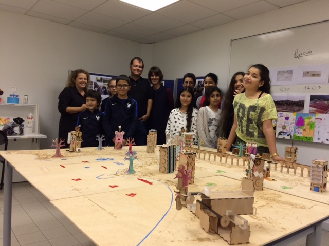 la maquete imaginée et réalisée par les enfant et Fab'Lab la maquete imaginée et réalisée par les enfant et Fab'Lab