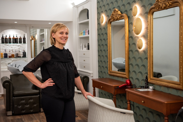 Laetitia Leclerc dans son salon de coiffure de la rue des Trois Marie (Photos Ville d'Ajaccio).