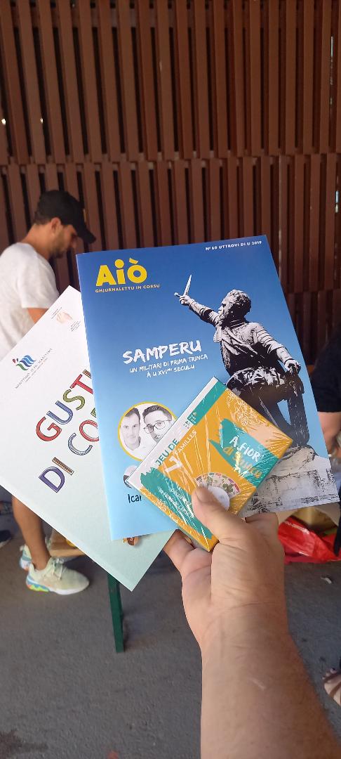 I zitelli di u centru RDI à u marcatu...