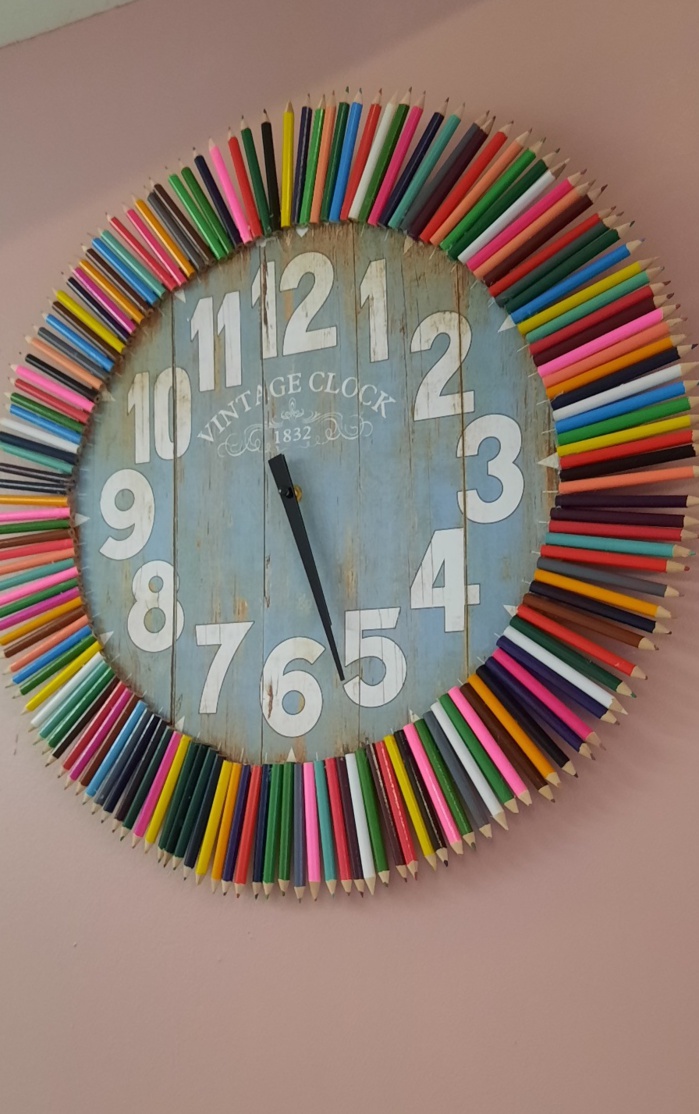 Atelier recyclage à la maternelle de la résidence des iles