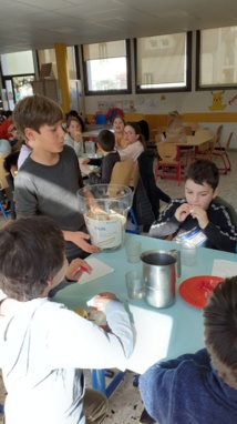 Les écoliers en rang contre le gaspillage alimentaire