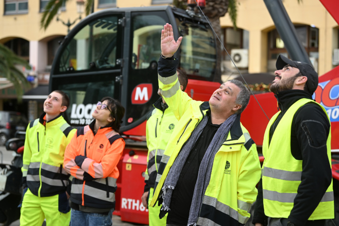 Marc Cavallaro, directeur adjoint de l'éclairage public s'est pour sa part chargé de l'installation du réseau électrique de la soixantaine de chalets du Marché de Noël.