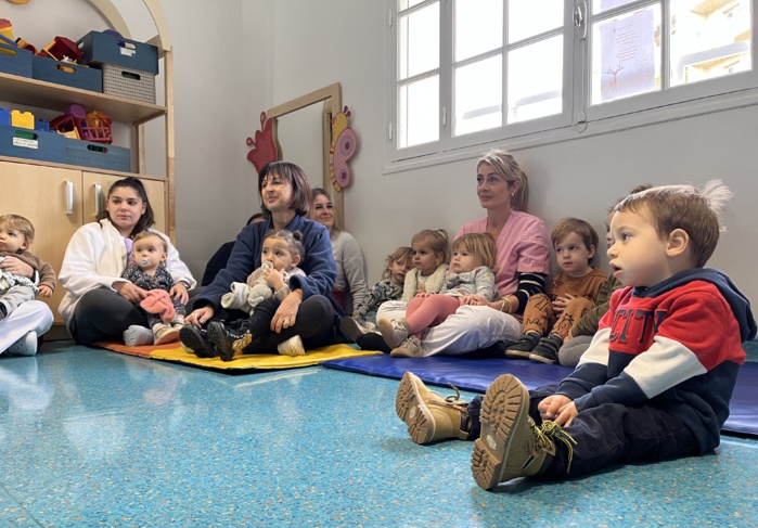 Le personnel et les enfants de la crèche de Pietralba.