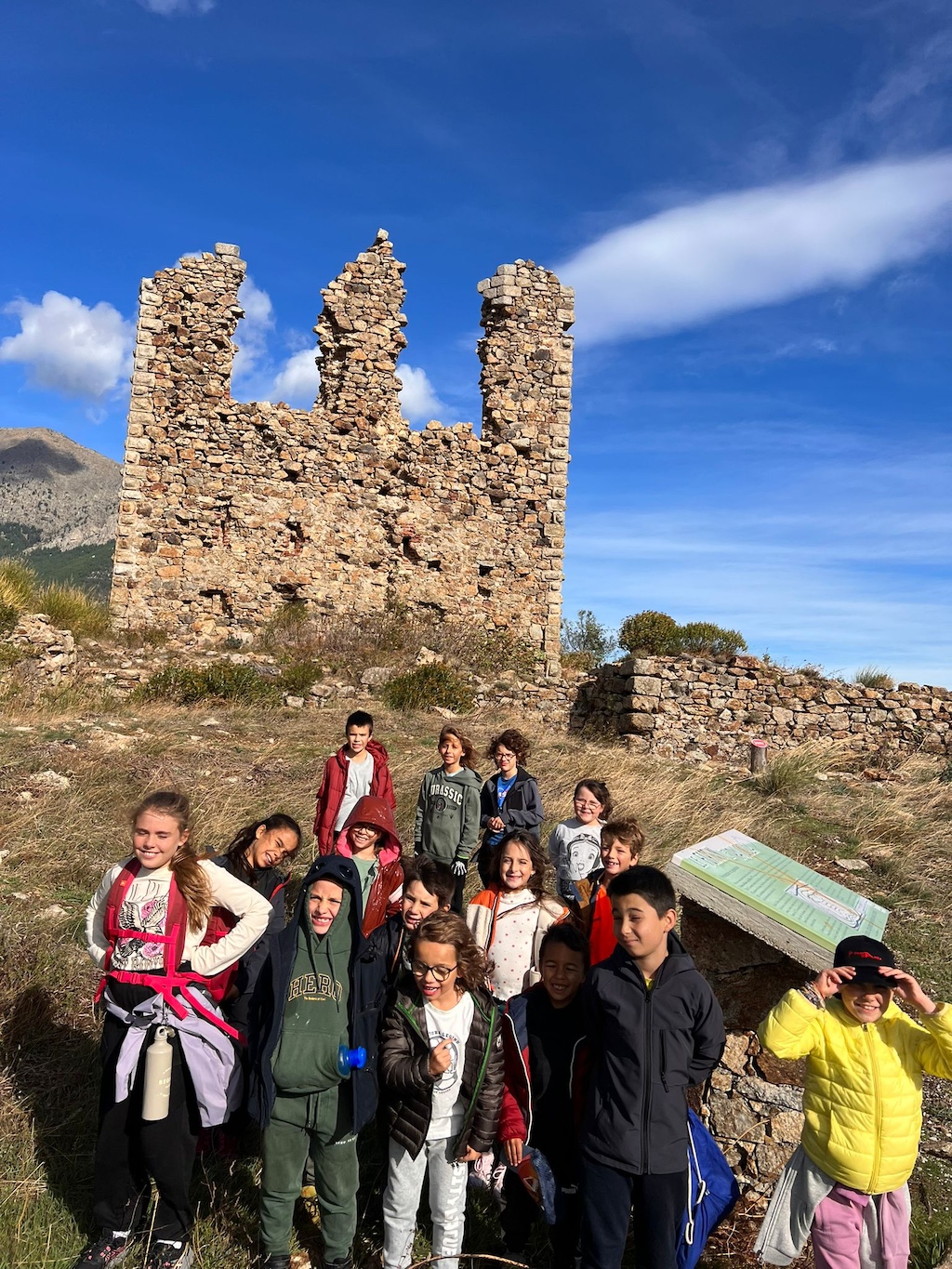 Séjour immersif pour 17 enfants entre 7 et 10 ans avec découverte des plantes comestibles, atelier cuisine, coup de projecteur sur la châtaigne, ainsi qu’une immersion dans la forêt de Vizzavona.