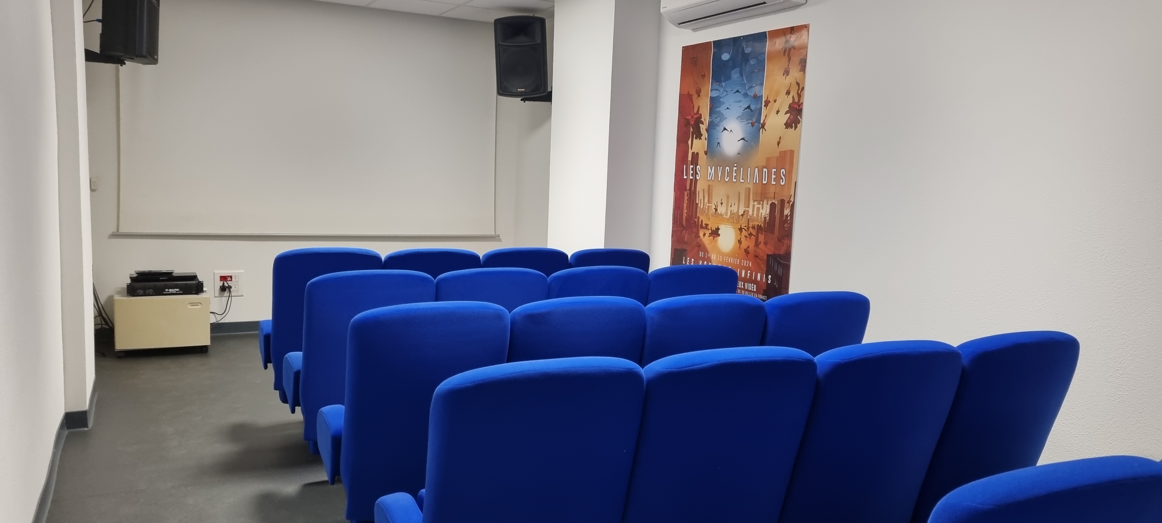 La rénovation des salles de cinéma des médiathèques des Cannes et de Saint-Jean
