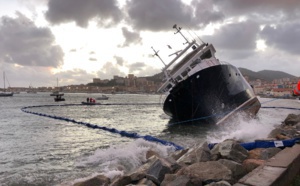 ​Qualiporti : Le barrage flottant du port Charles Ornano déployé